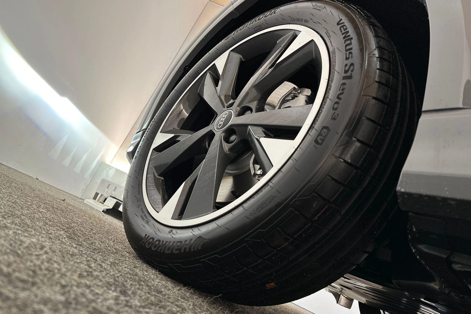 Hoofdafbeelding Audi Q4 e-tron