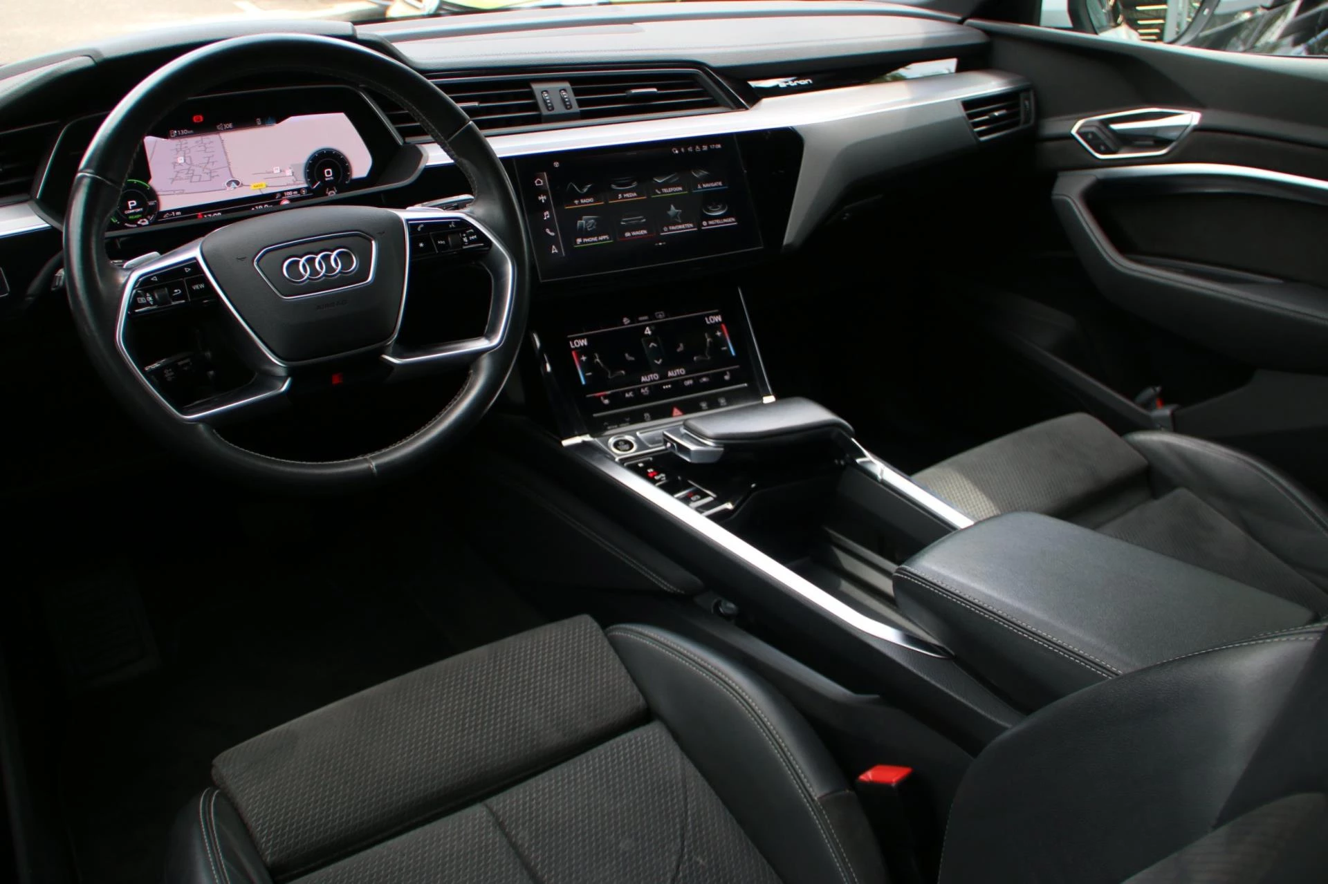 Hoofdafbeelding Audi e-tron