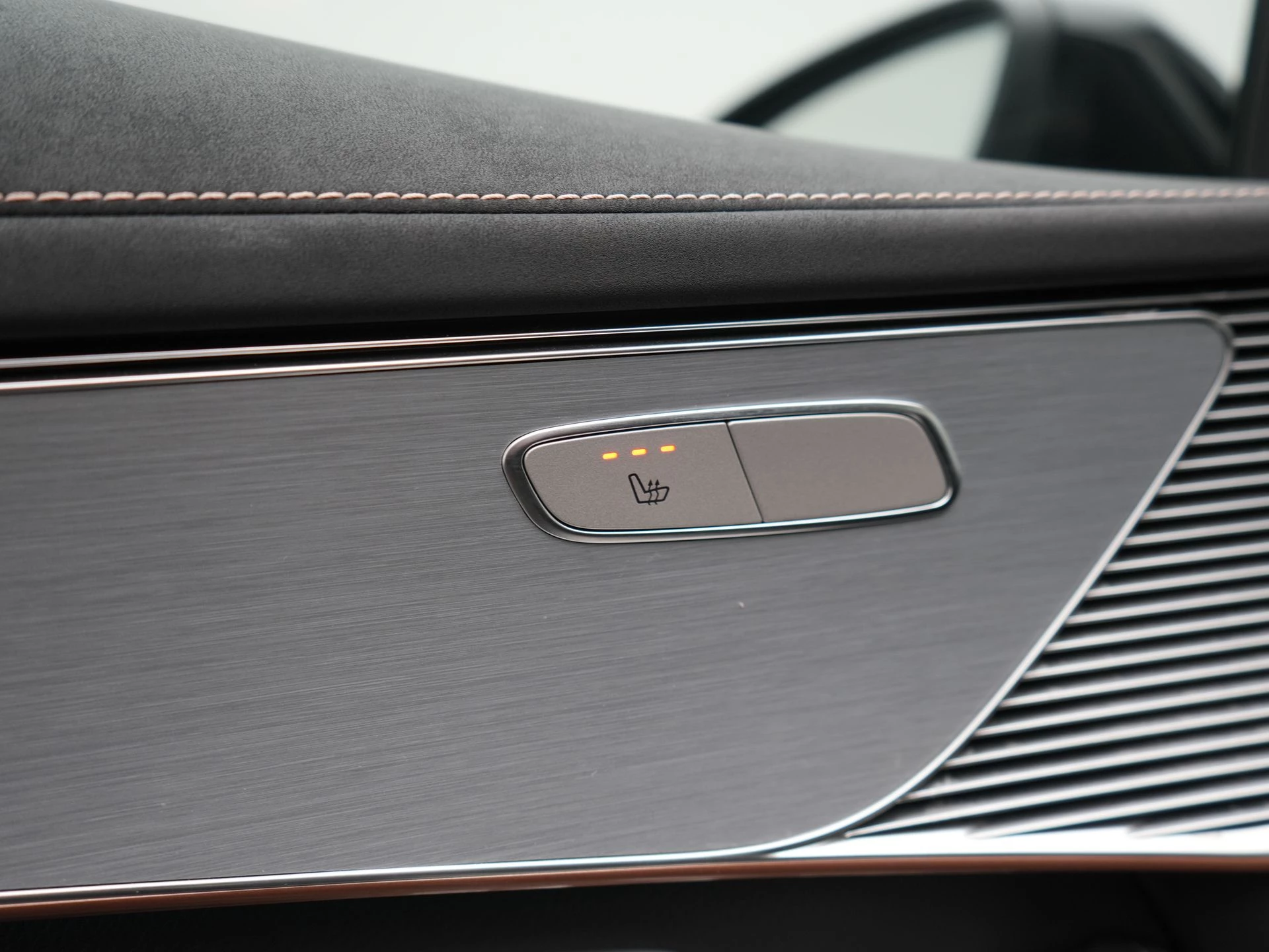 Hoofdafbeelding Mercedes-Benz EQC