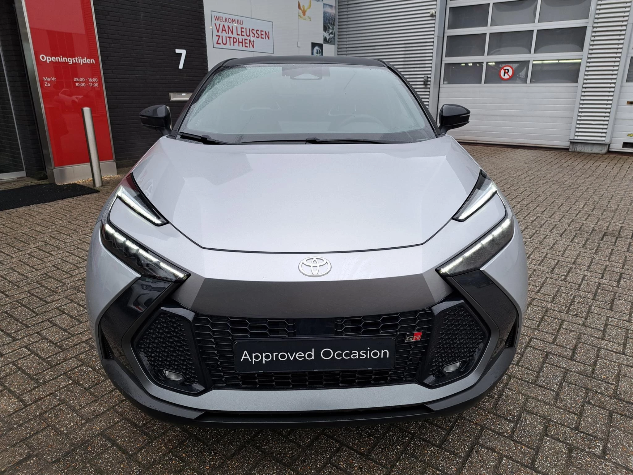 Hoofdafbeelding Toyota C-HR