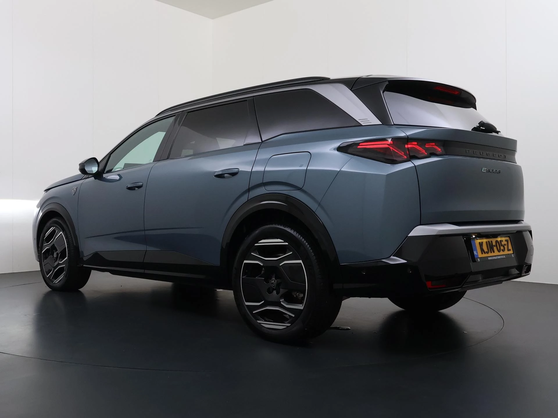 Hoofdafbeelding Peugeot e-5008
