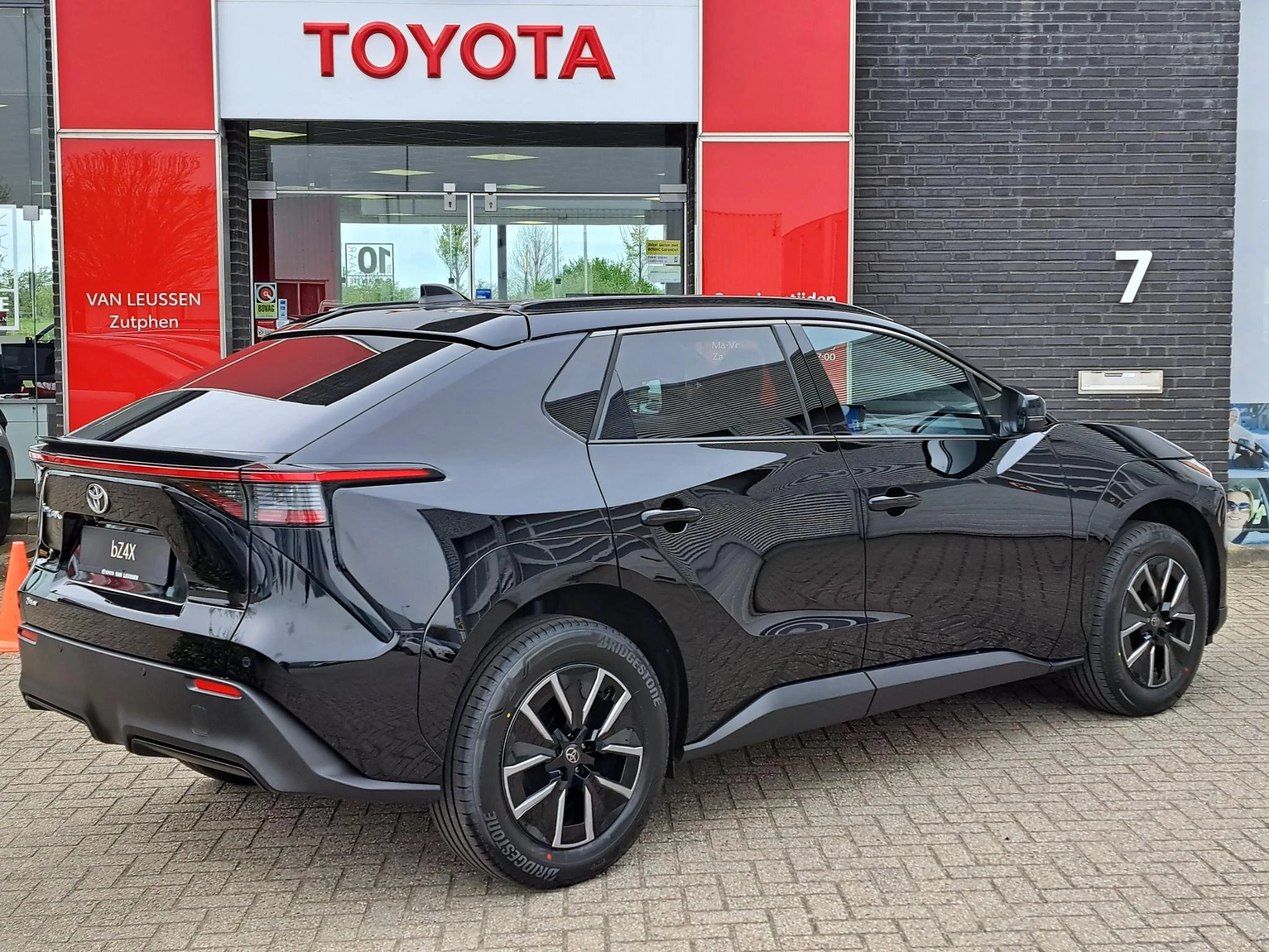 Hoofdafbeelding Toyota bZ4X