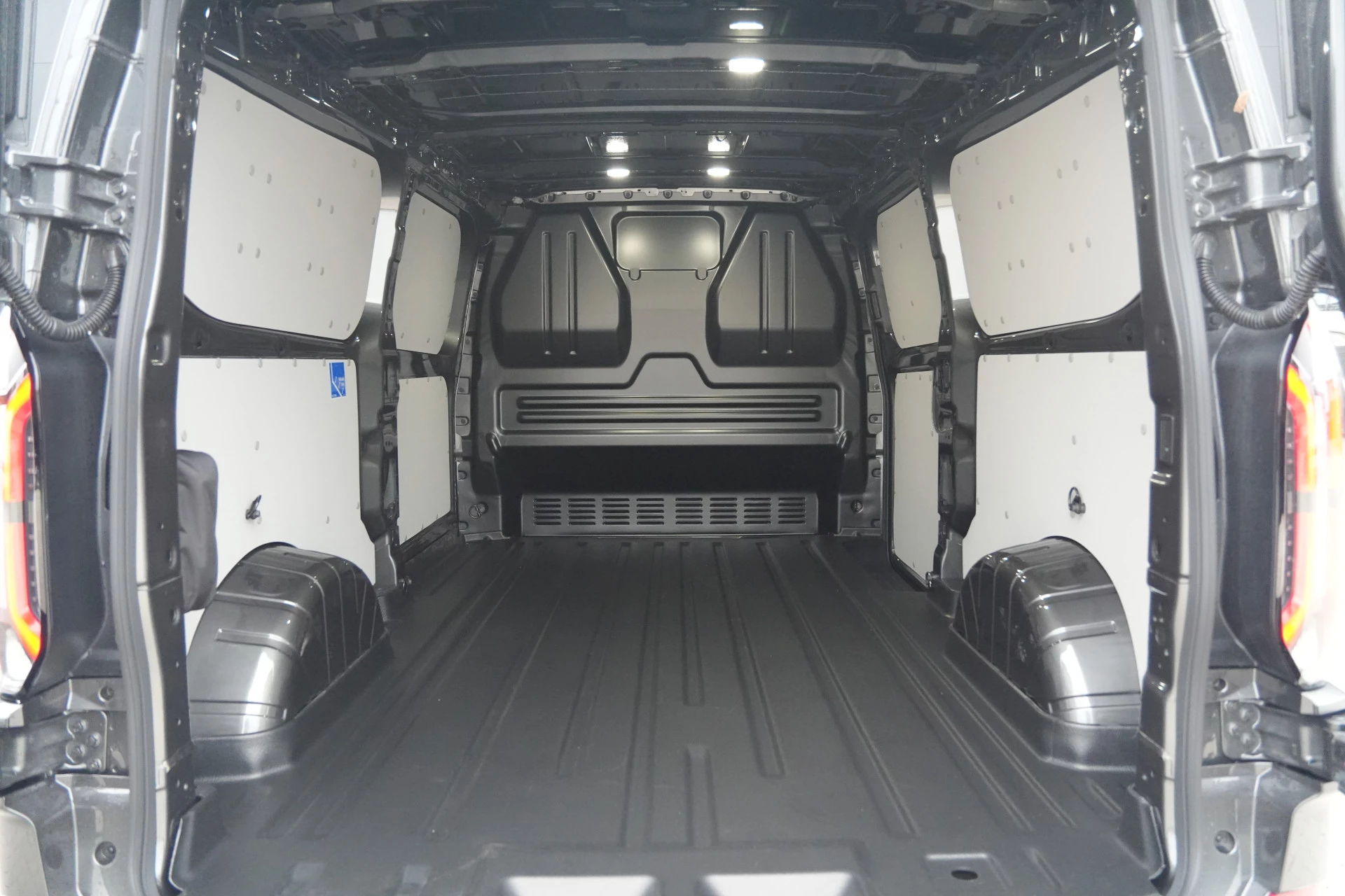 Hoofdafbeelding Ford E-Transit Custom