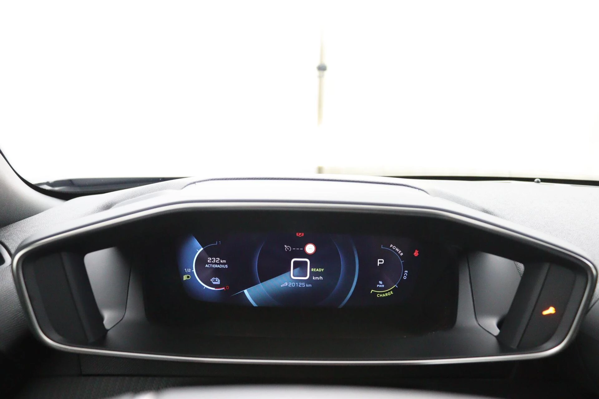 Hoofdafbeelding Peugeot e-2008