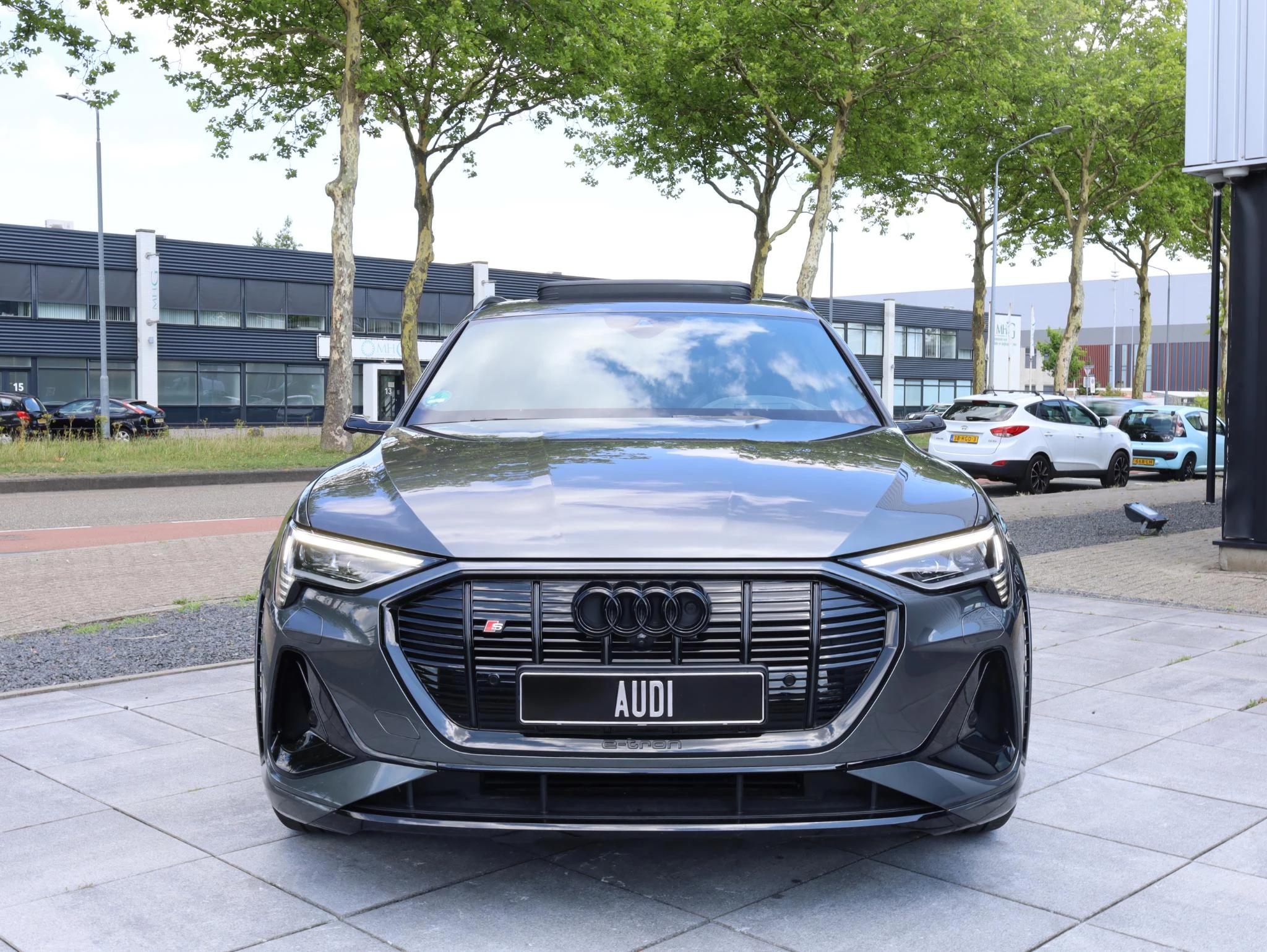 Hoofdafbeelding Audi e-tron