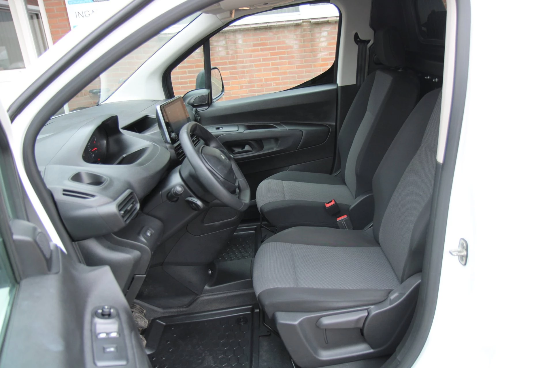 Hoofdafbeelding Peugeot Partner