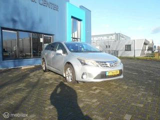 Hoofdafbeelding Toyota Avensis Toyota Avensis 1.8 VVTi Business CLIMA! CAMERA! CRUISE!