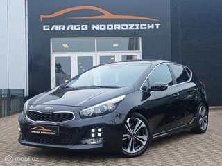 Hoofdafbeelding Kia cee'd Kia Cee'd 1.0 GT-Line 120 PK NAVIGATIE|KEY LESSGO|ZWART METALLIC|XENON LED|CRUISE CONTROL|STUUR VERW