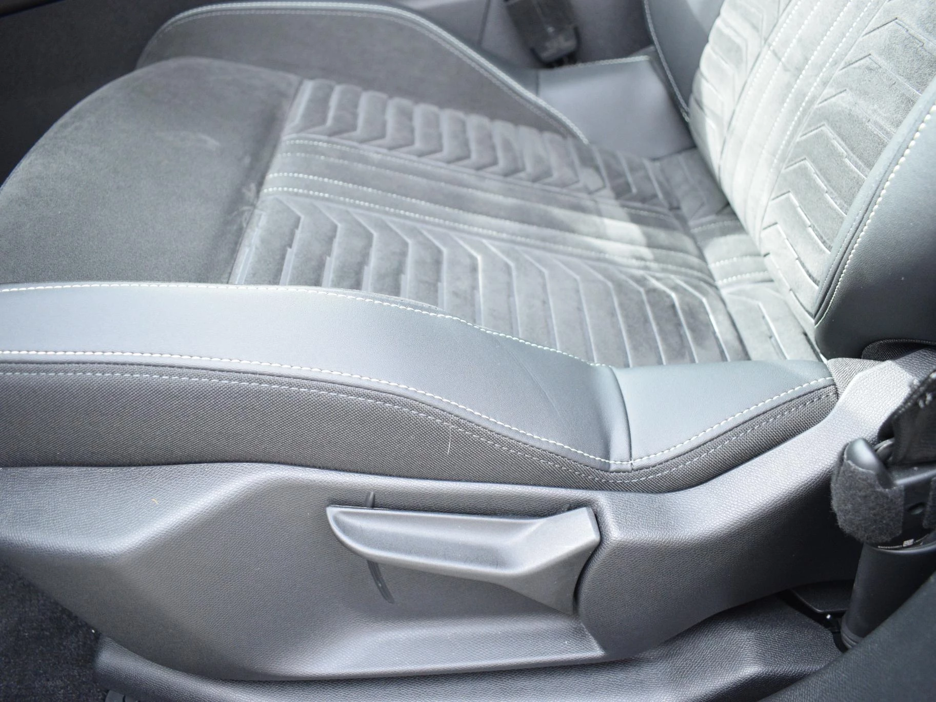 Hoofdafbeelding Peugeot e-5008