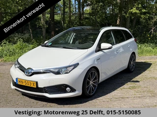 Toyota Auris 1.8 Hybrid Lease Pro . PANORMA DAK . NAVIGATIE . CRUISE CONTROL . VOORSTOELEN VERWARMD .