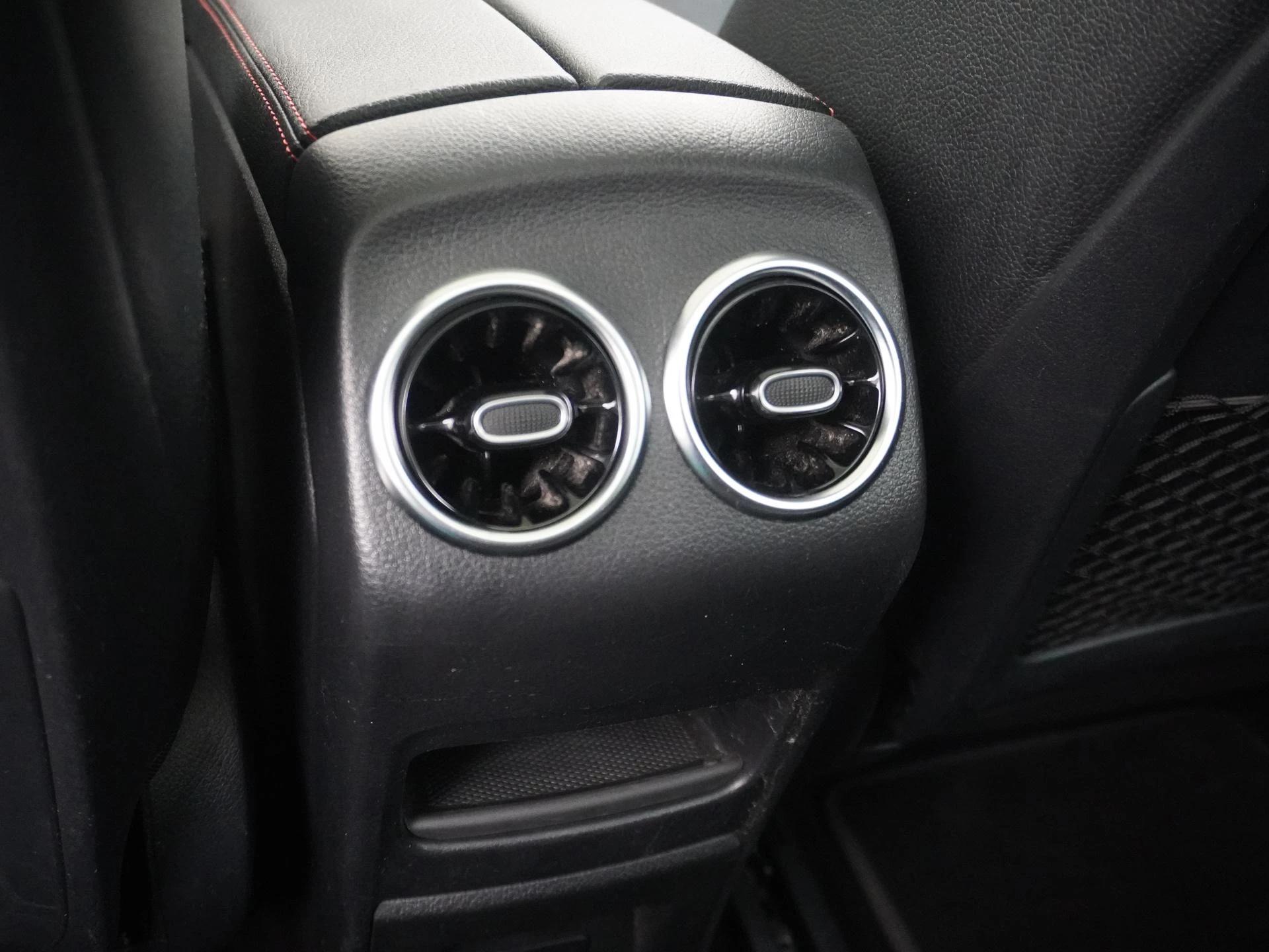 Hoofdafbeelding Mercedes-Benz EQB