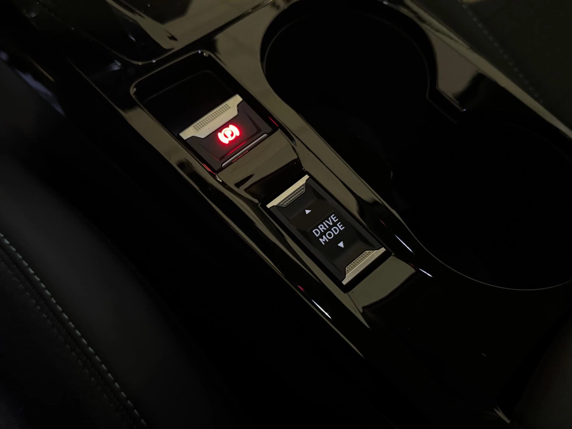 Hoofdafbeelding Peugeot e-2008