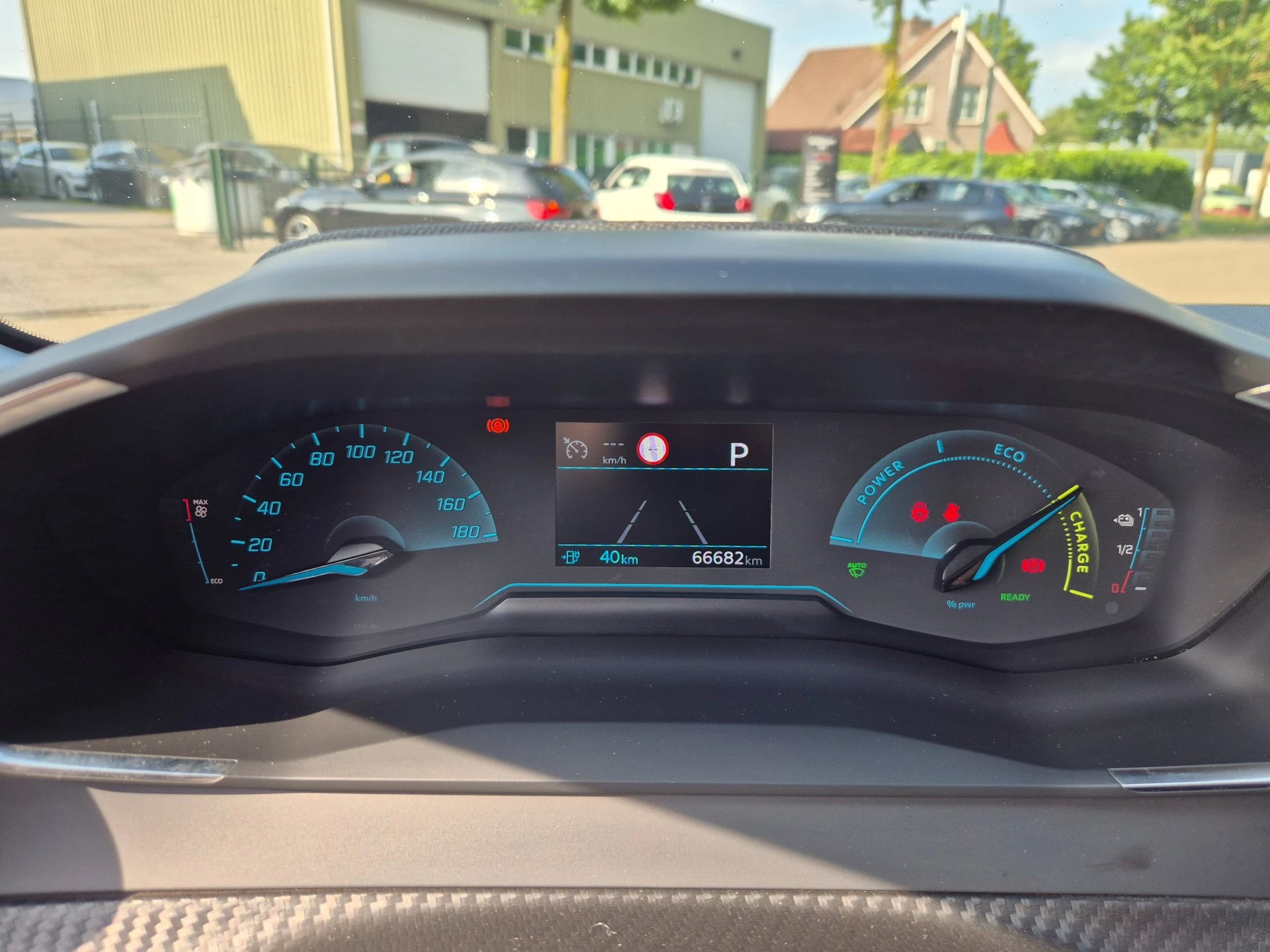 Hoofdafbeelding Peugeot e-208