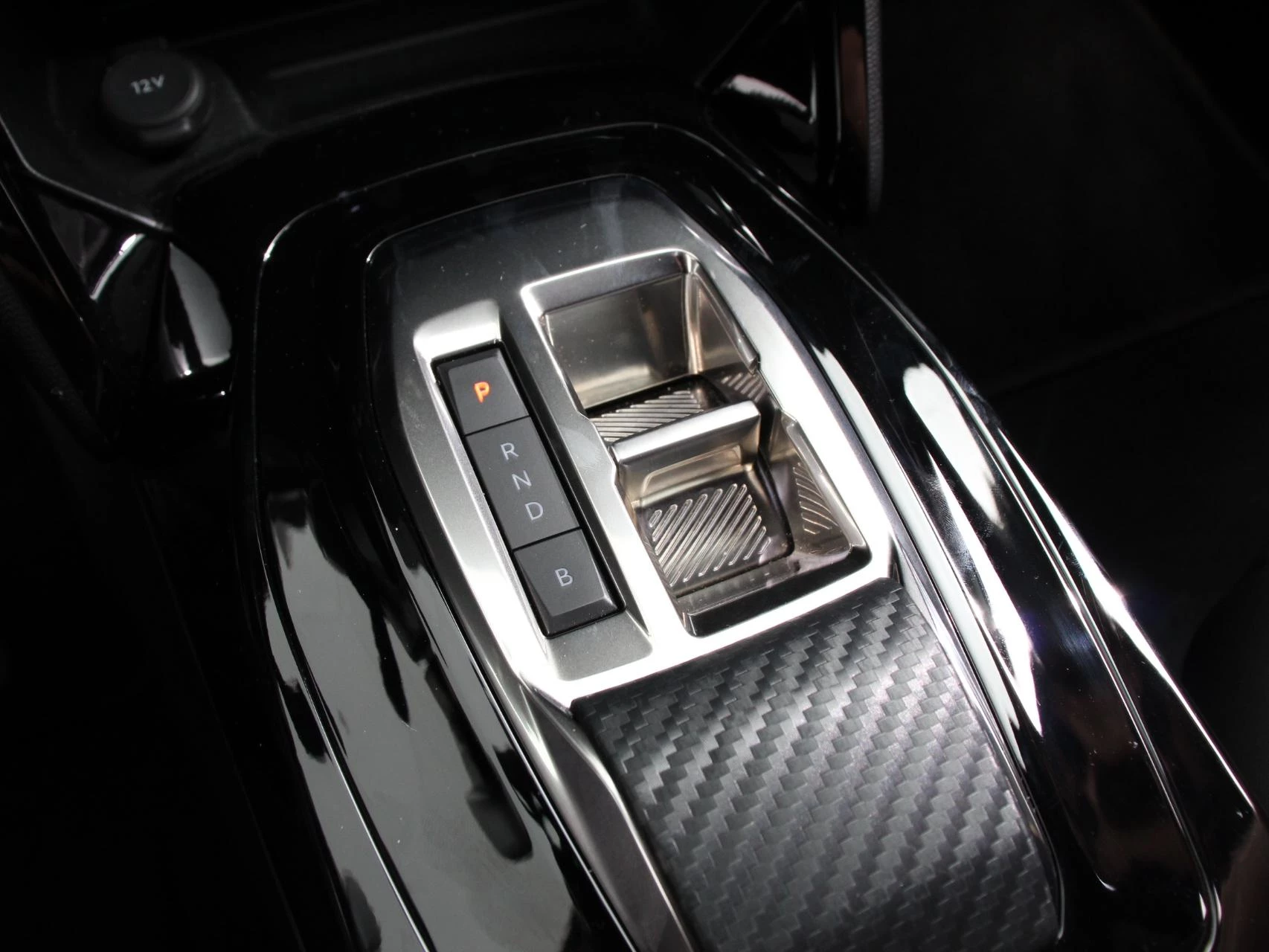 Hoofdafbeelding Peugeot e-2008