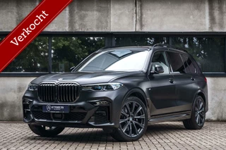 Hoofdafbeelding BMW X7 BMW X7 xDrive40i M Sport Frozen Black Massage B&W Perf. Seat