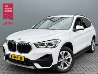 BMW X1 BWJ 2021 xDrive25e 126 PK Business Edition Plus STOELVERW. | PANORAMADAK | ELEKTRISCHE STOELVERSTELLING | ELEKTRISCHE ACHTERKLEP | LEDER | HEAD-UP DISPLAY | CAMERA | NAVI | CLIMA | CRUISE | LMV