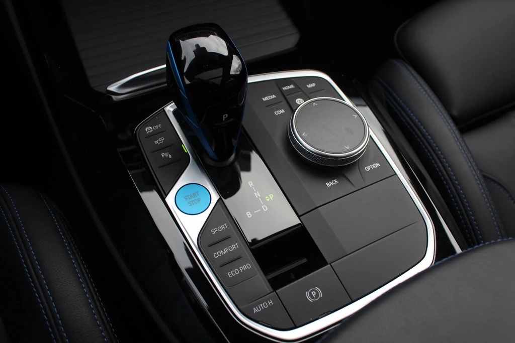 Hoofdafbeelding BMW iX3