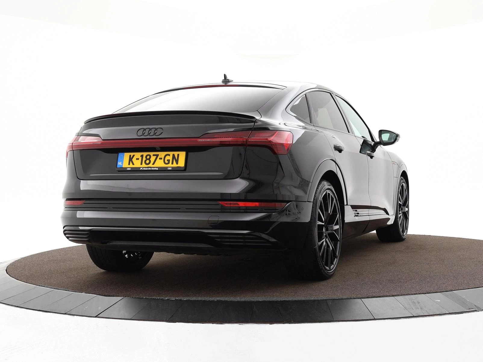 Hoofdafbeelding Audi e-tron