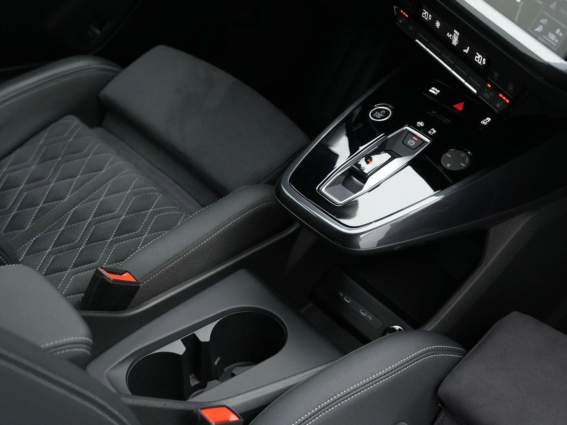 Hoofdafbeelding Audi Q4 Sportback e-tron