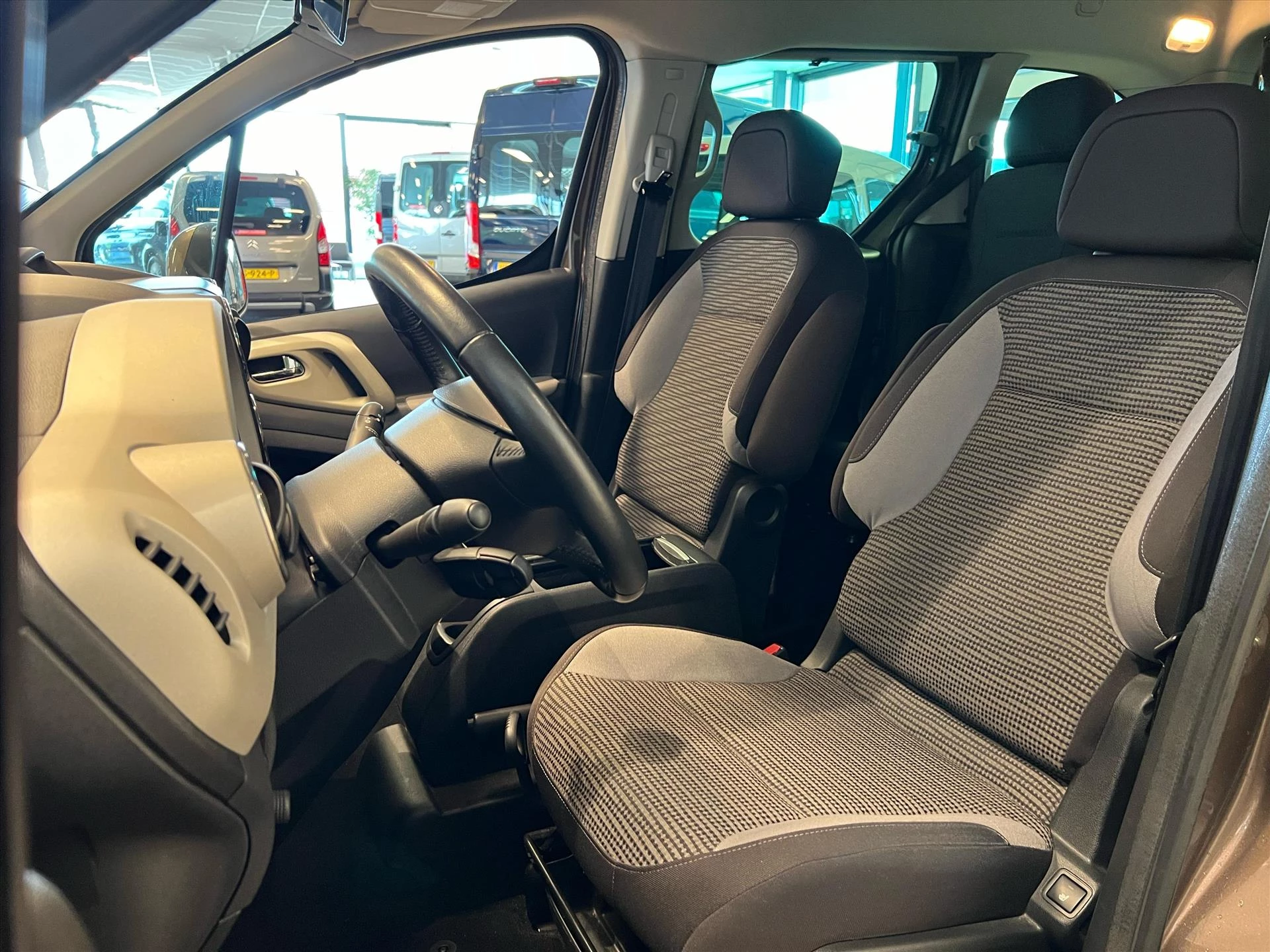 Hoofdafbeelding Peugeot Partner