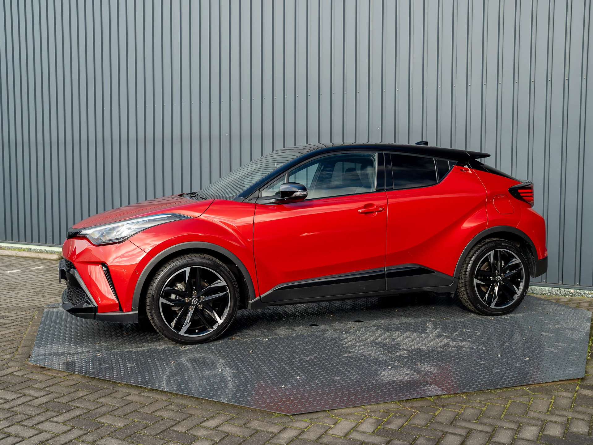 Hoofdafbeelding Toyota C-HR