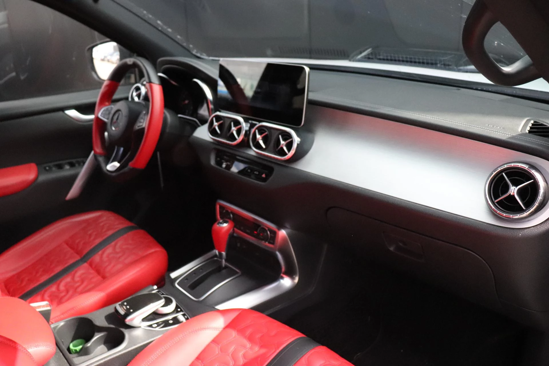 Hoofdafbeelding Mercedes-Benz X-Klasse