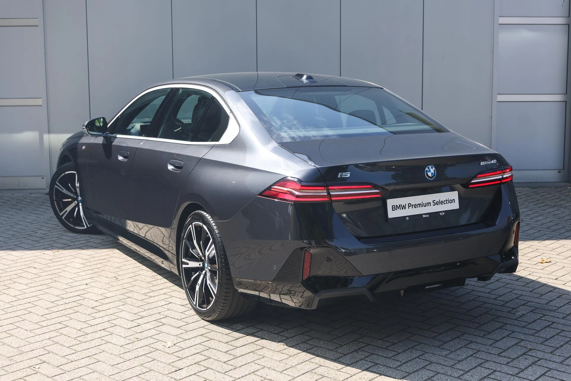 Hoofdafbeelding BMW i5