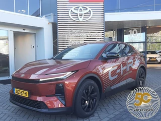 Hoofdafbeelding Toyota C-HR+ Toyota C-HR+ FIRST EDITION 77KWH WLTP-607KM STOEL/STUURVERW WARMTEPOMP BLIND SPOT KEYLESS NAVI APPLE/ANDROID PARK-SENSOREN CLIMA CAMERA AD-CRUISE EL-ACHTERKLEP LMV