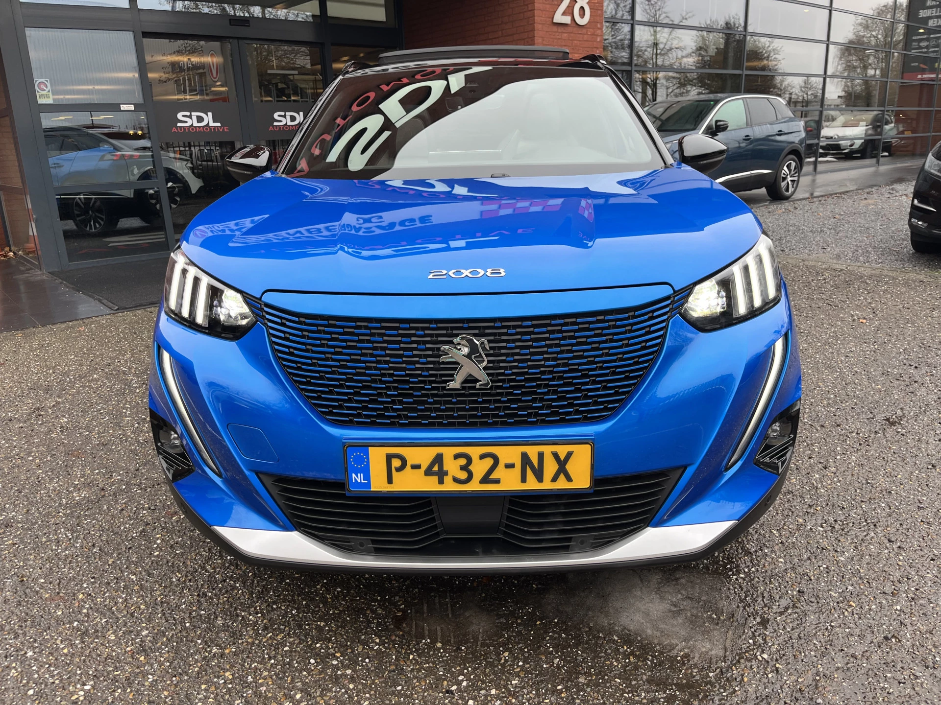 Hoofdafbeelding Peugeot e-2008