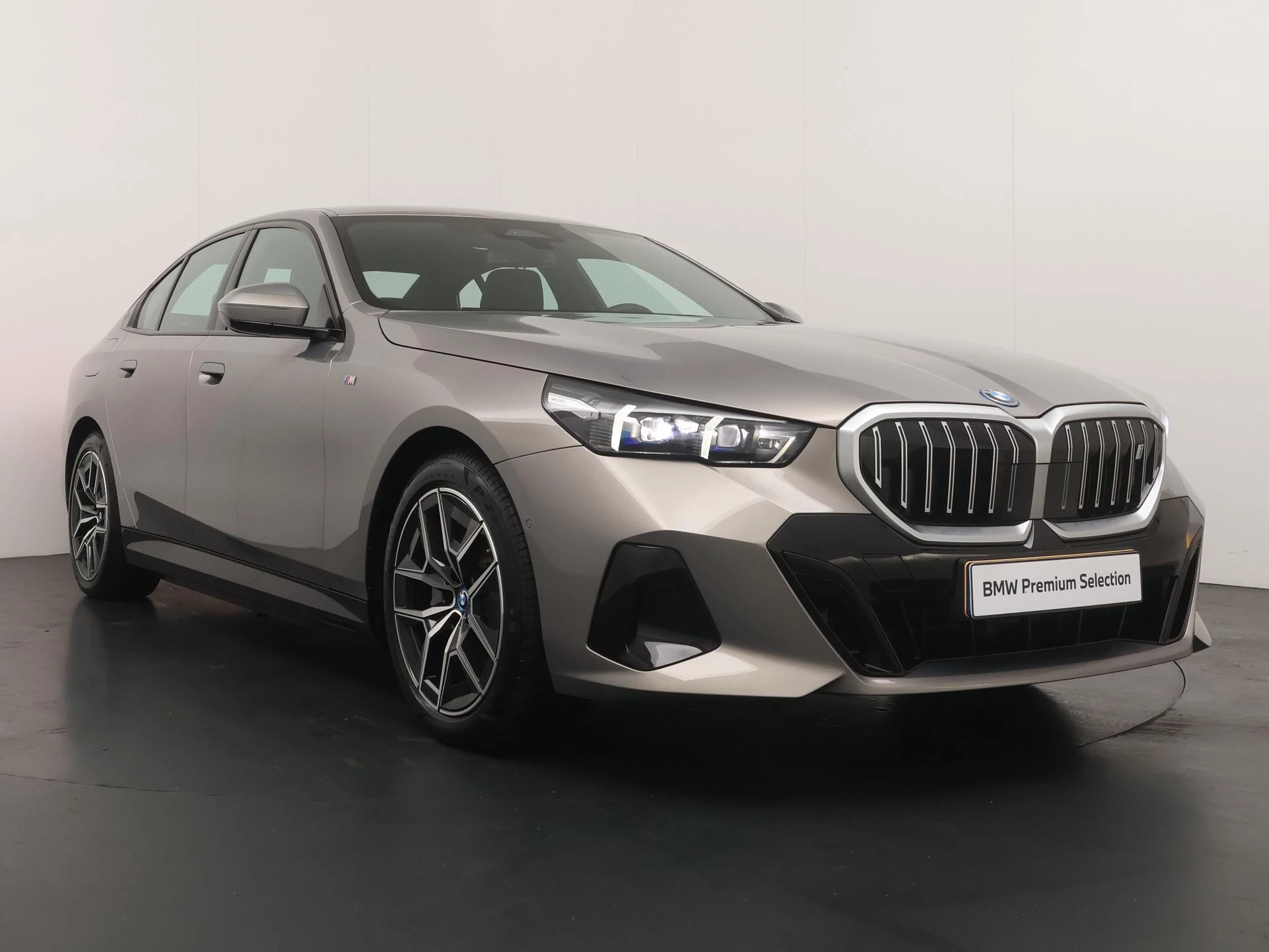 Hoofdafbeelding BMW i5