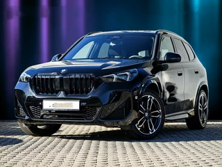 Hoofdafbeelding BMW X1 BMW X1 sDrive18iA M-SPORT ** ADAPT. LED, NAVI+, PANORAMA, TREKH, 19-inch LMV,  M-REMMEN ** 1e EIG - Ex BMW-AG - UNFALLFREI ** ** INFORMEER OOK NAAR ONZE AANTREKKELIJKE FINANCIAL-LEASE TARIEVEN **