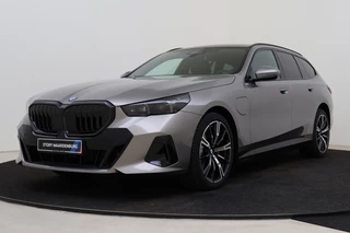 BMW 5 Serie Touring 530e M Sport Automaat / Panoramadak / Trekhaak / Bowers & Wilkins / Adaptieve LED / Parking Assistant Plus / Stoelventilatie / Comfort Access