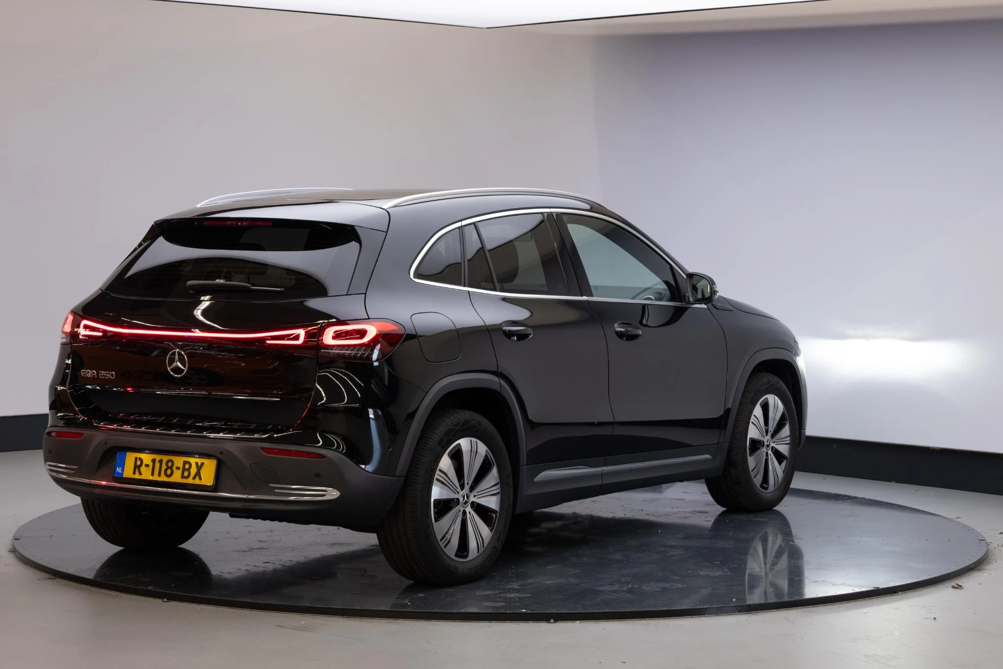 Hoofdafbeelding Mercedes-Benz EQA