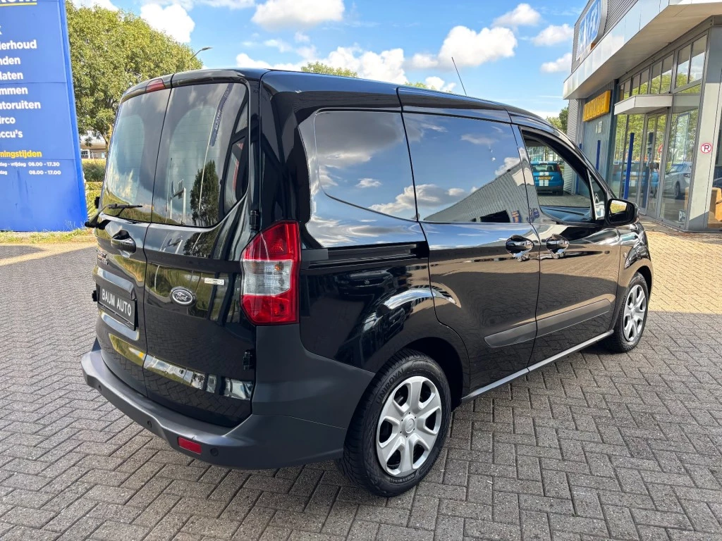 Hoofdafbeelding Ford Transit Courier