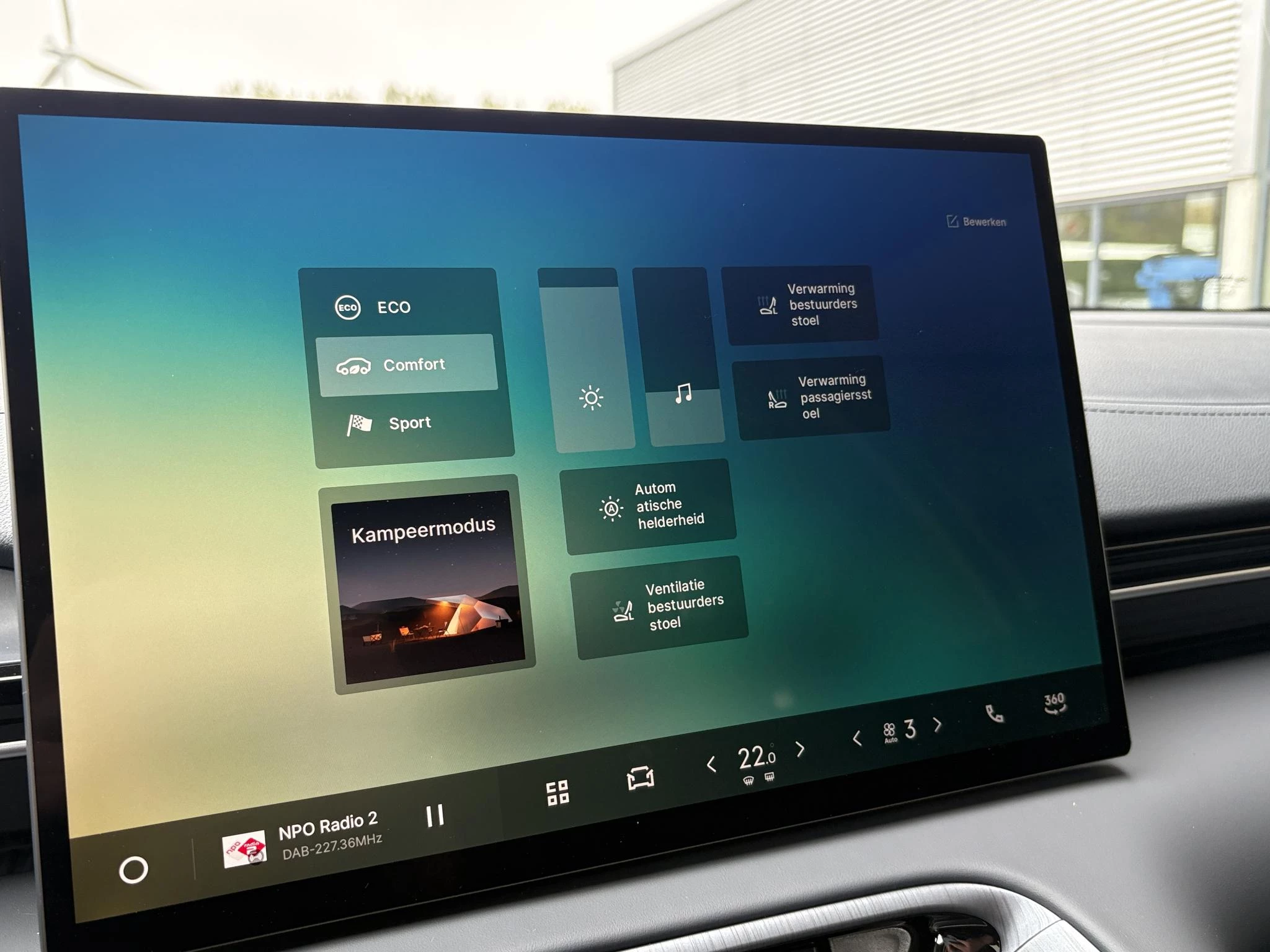 Hoofdafbeelding Geely E5