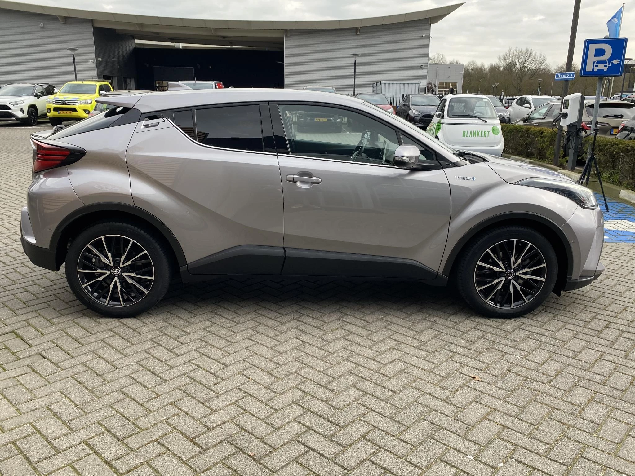 Hoofdafbeelding Toyota C-HR
