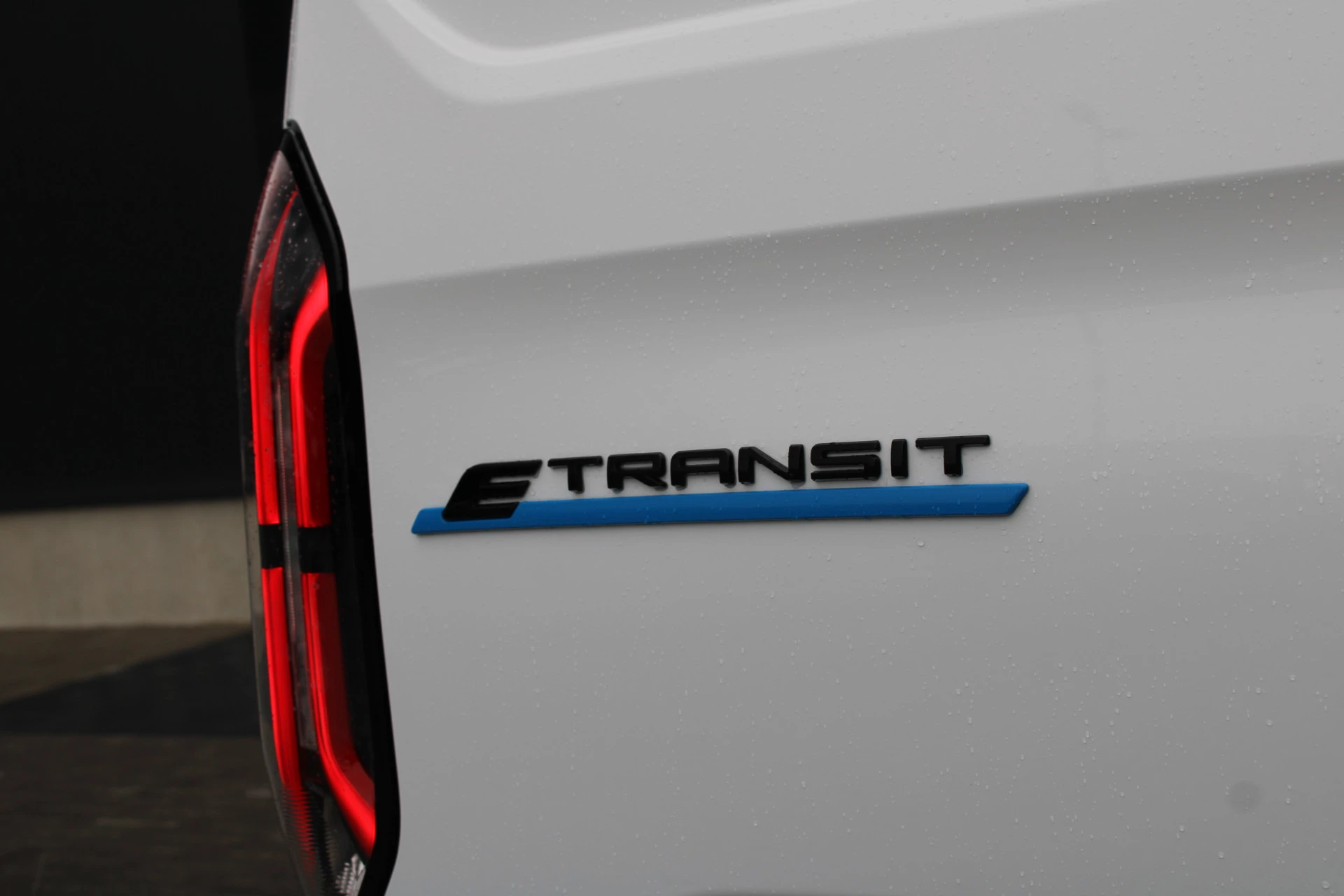 Hoofdafbeelding Ford E-Transit Custom