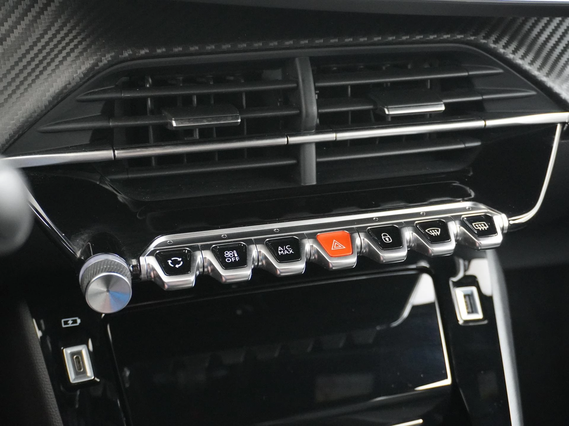 Hoofdafbeelding Peugeot e-2008