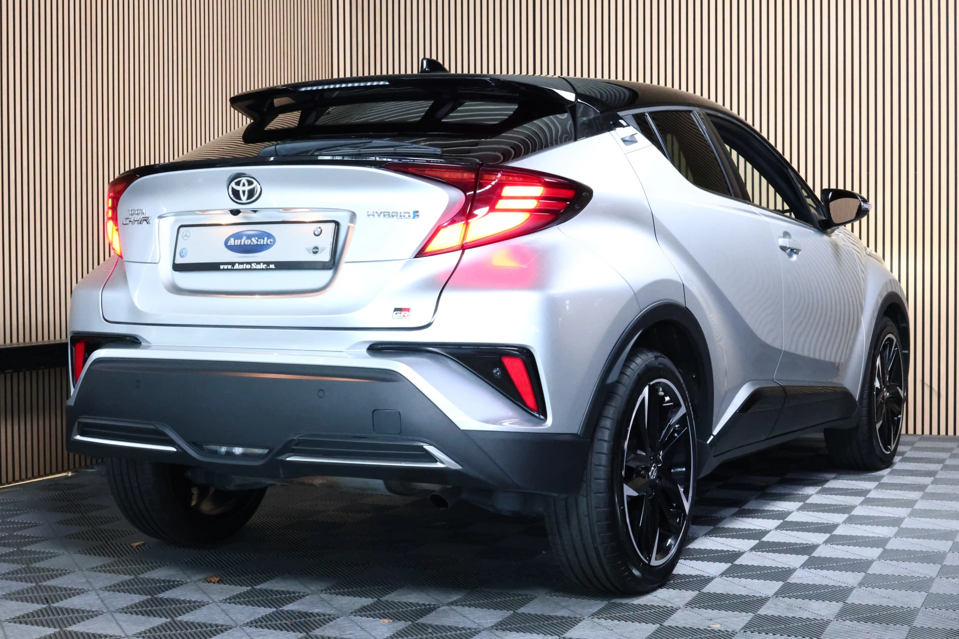 Hoofdafbeelding Toyota C-HR