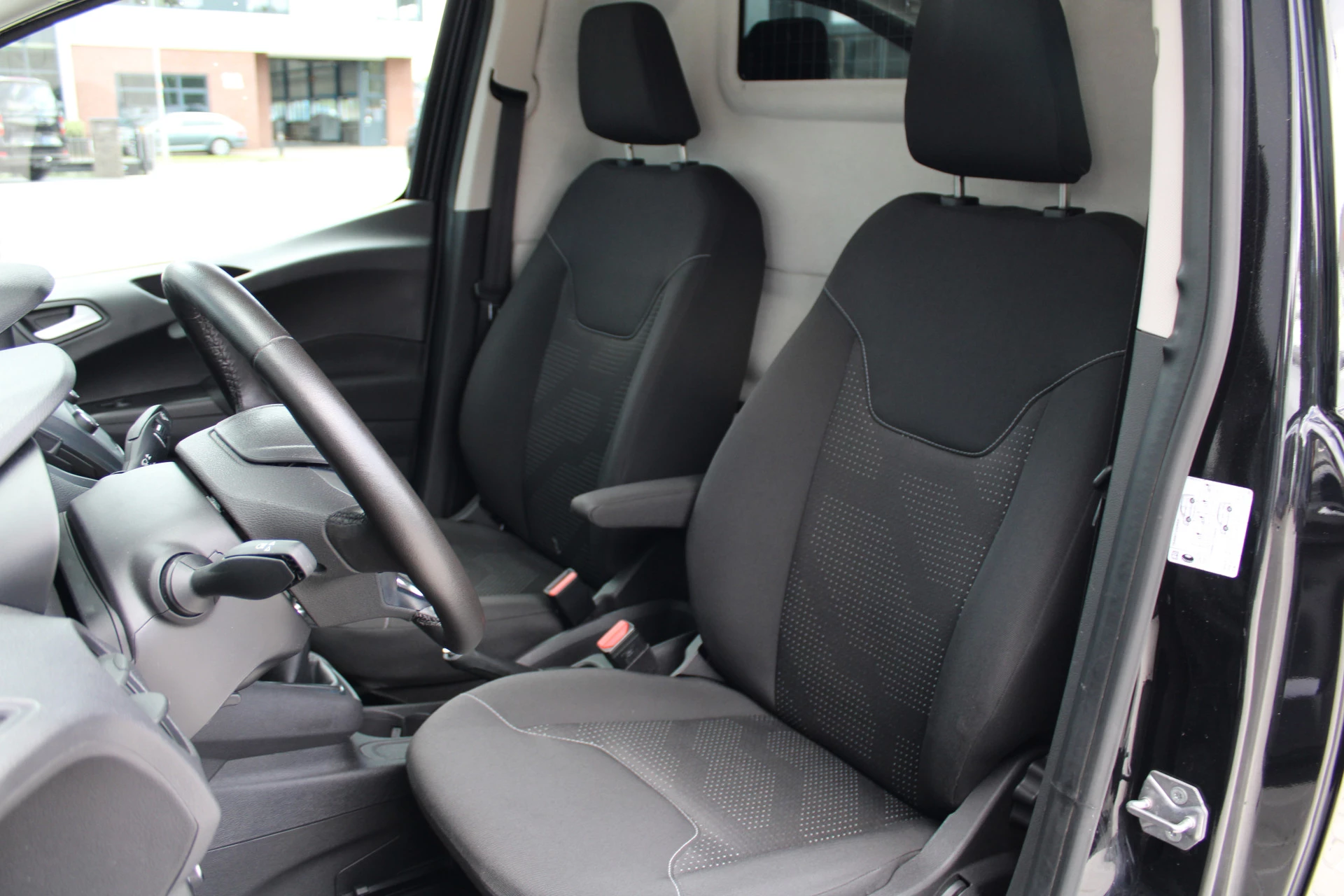 Hoofdafbeelding Ford Transit Courier