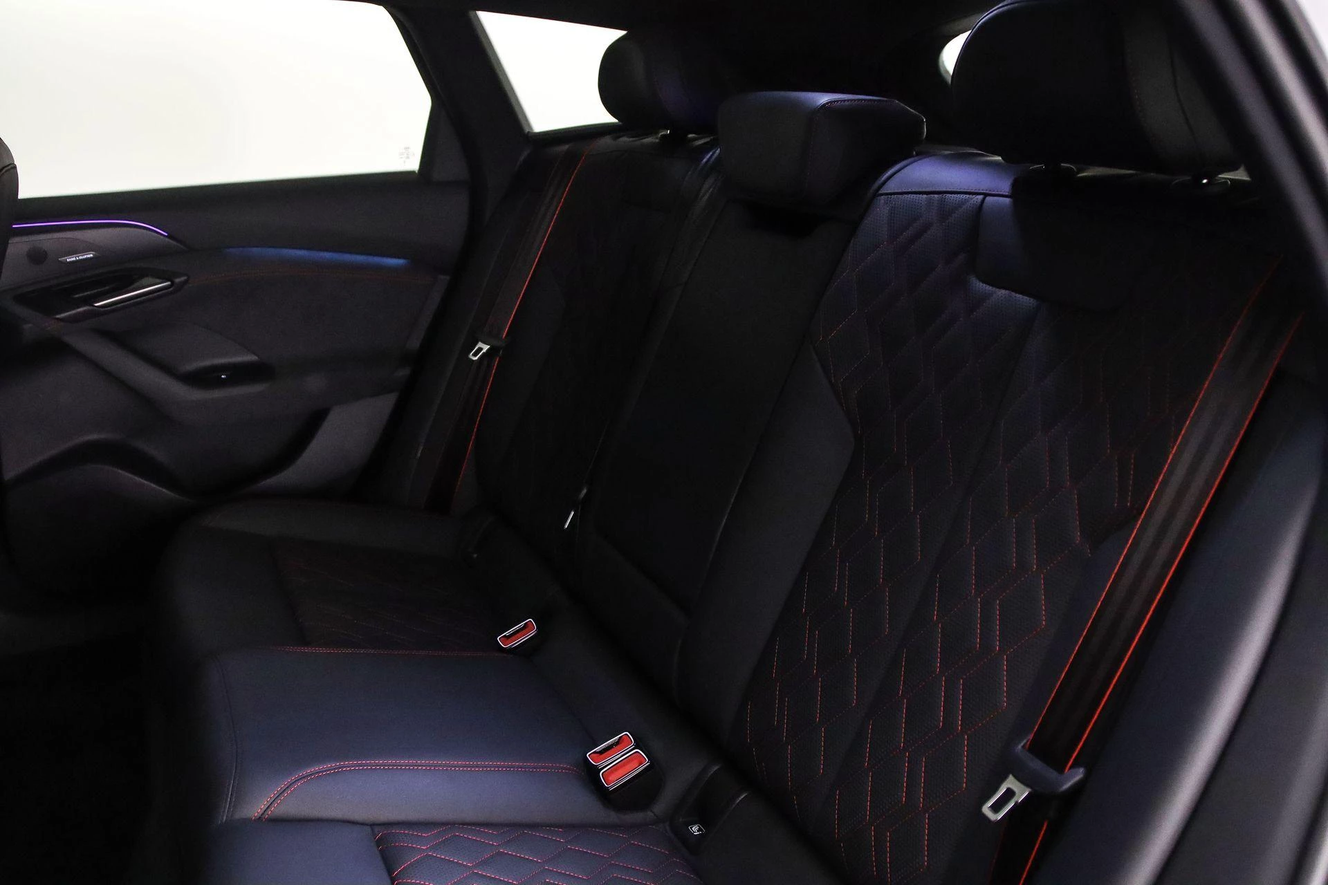 Hoofdafbeelding Audi A6 Avant e-tron