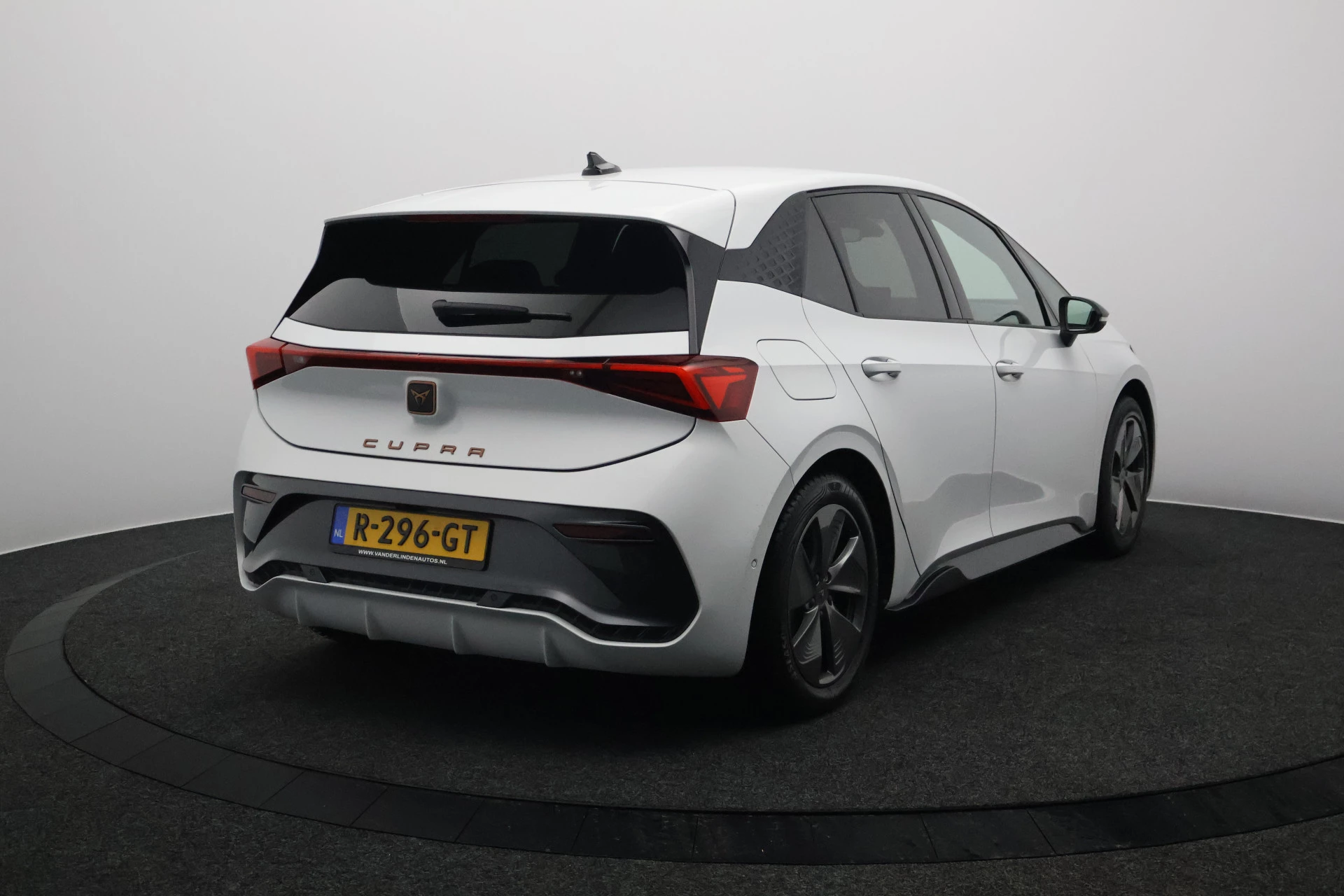 Hoofdafbeelding CUPRA Born