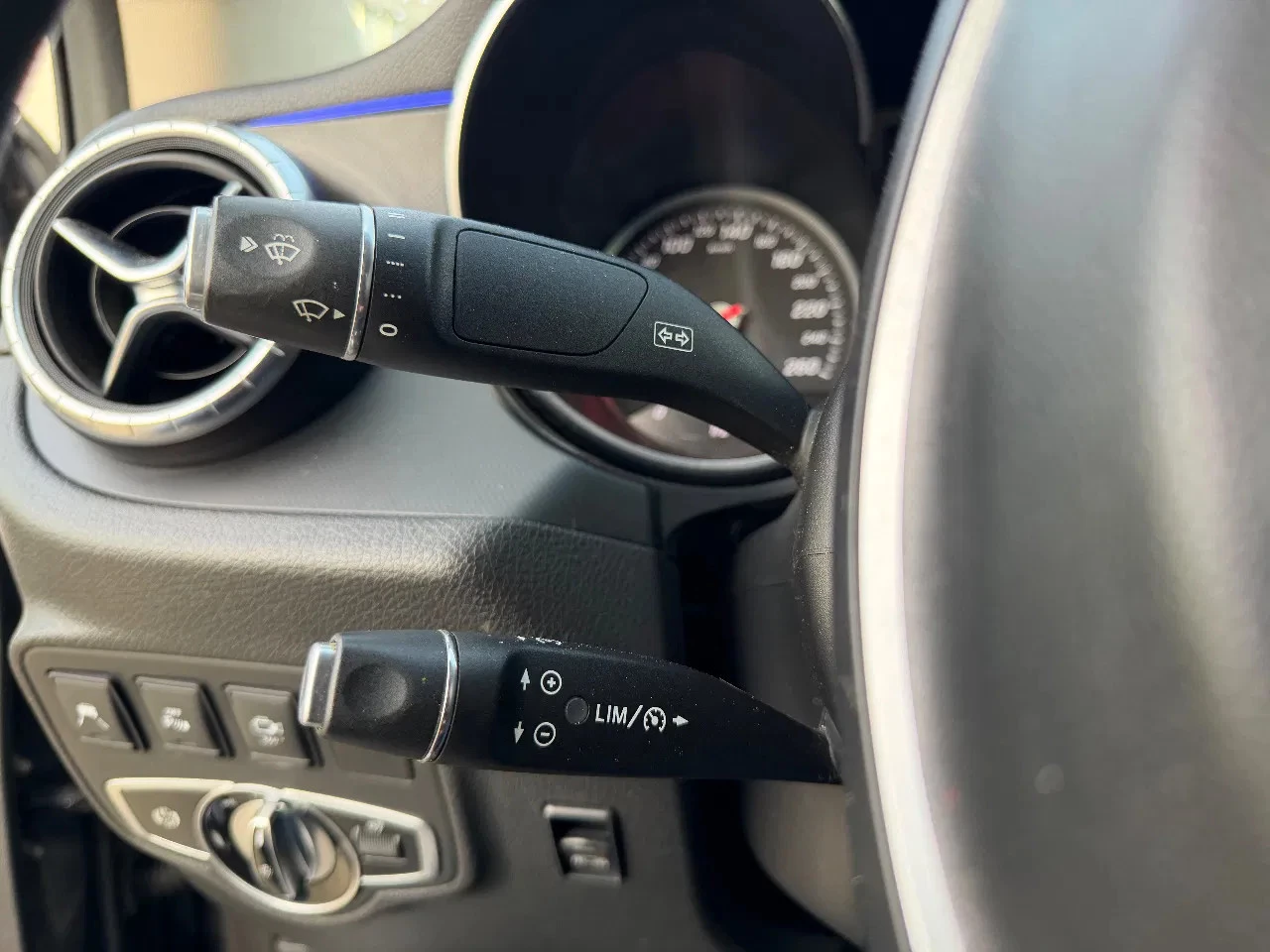 Hoofdafbeelding Mercedes-Benz X-Klasse