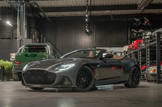 Hoofdafbeelding Aston Martin DBS Aston Martin DBS Volante 5.2 V12 | ULITMATE 770 | 1 of 199 | Carbon | Carb Bucket Seats |