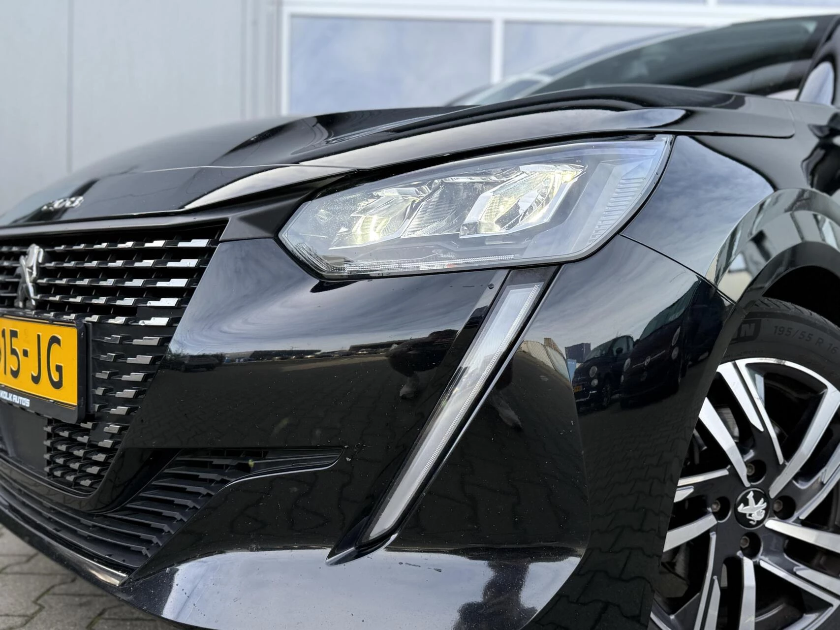 Hoofdafbeelding Peugeot 208