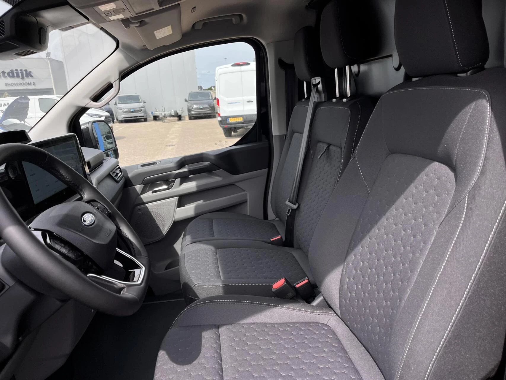 Hoofdafbeelding Ford E-Transit Custom