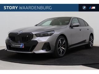 BMW i5 eDrive40 M Sport / Panoramadak / Trekhaak / Comfort Access / Adaptieve LED / Parking Assistant Plus / Stuurverwarming