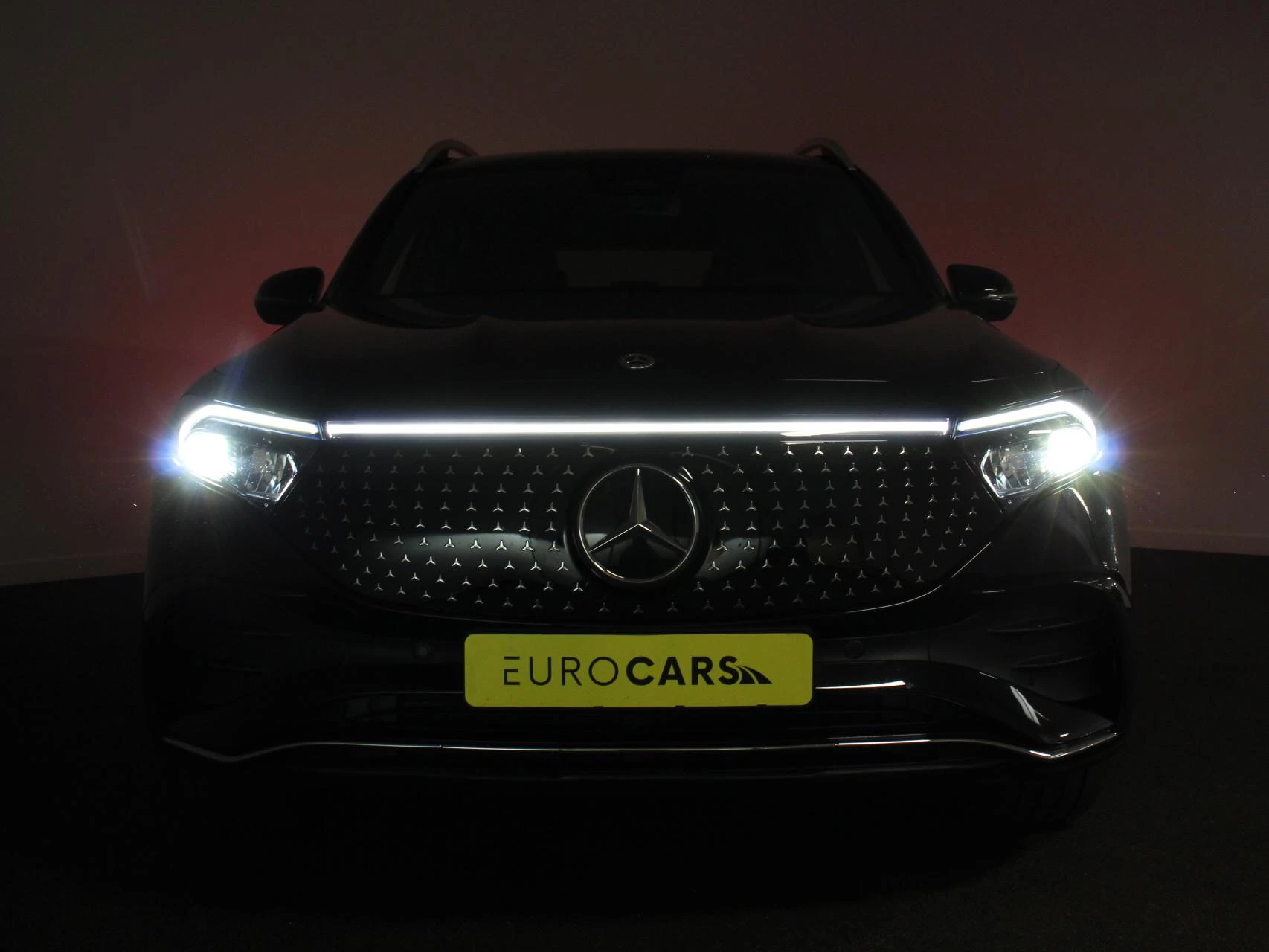 Hoofdafbeelding Mercedes-Benz EQB