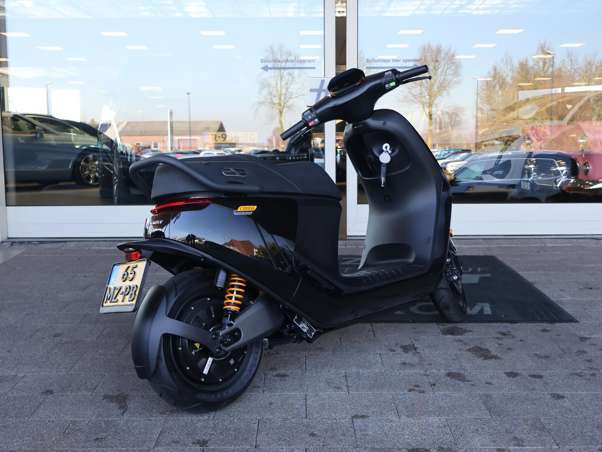 Hoofdafbeelding Segway E300SE