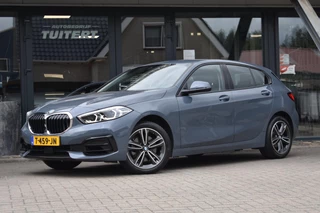 BMW 1-serie 116i Sportline | CAMERA | APPLE CARPLAY | ANDROID AUTO | NAP | DEALER ONDERHOUDEN